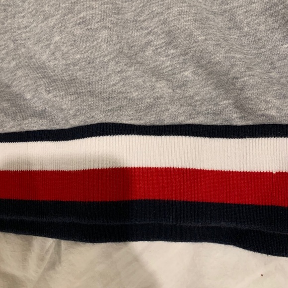 grey tommy hilfiger crew neck sweatshirt - Picture 3 of 5